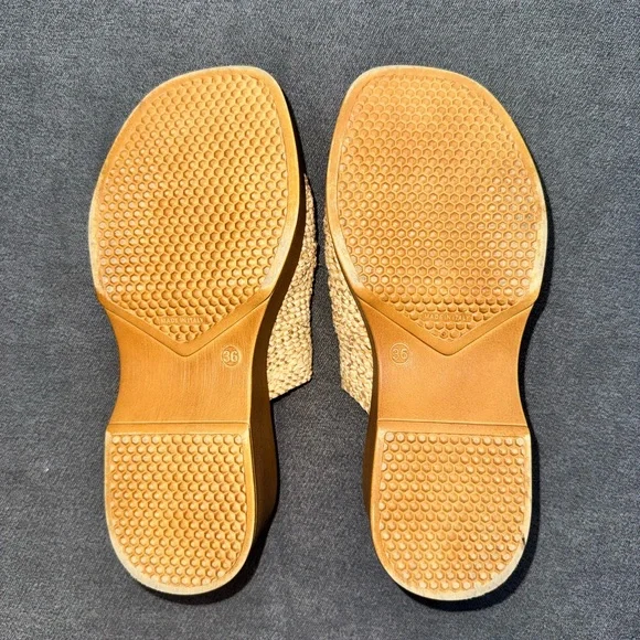 Steve Madden Woven Tan Platform Slides - Picture 3 of 3